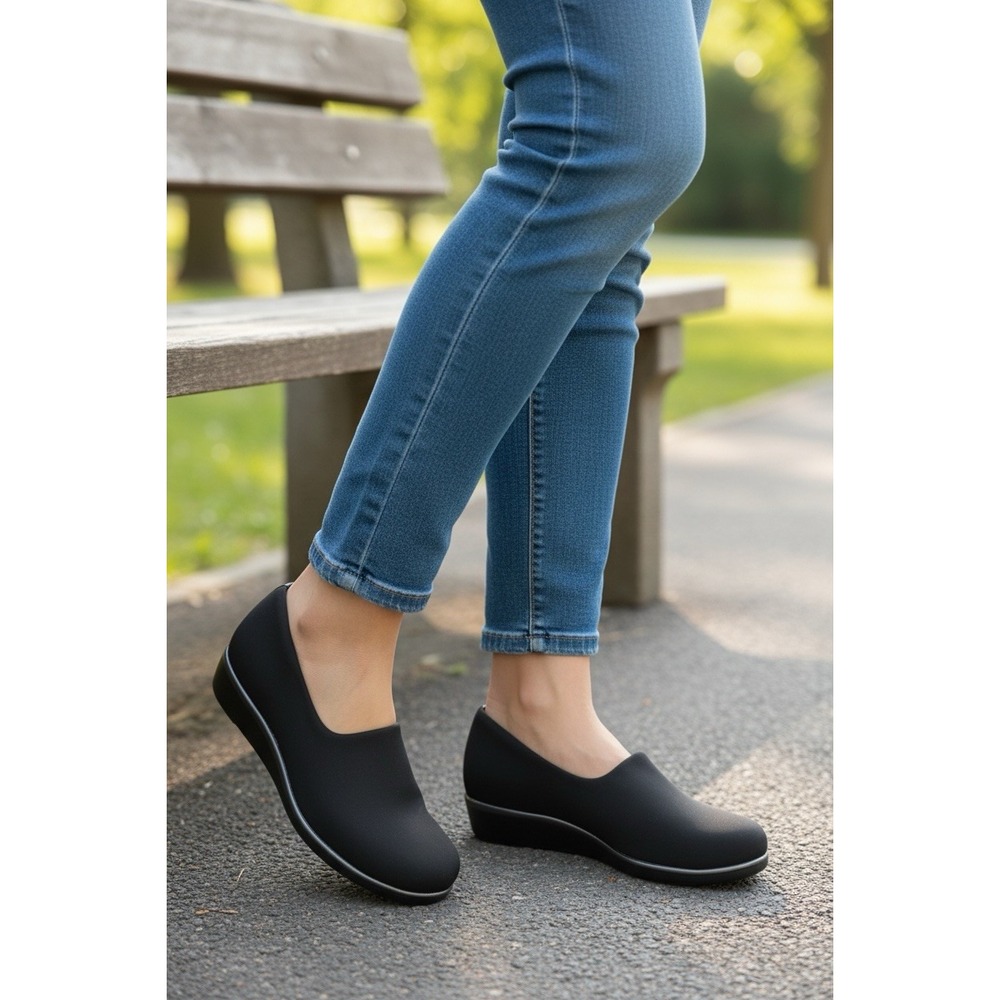 SAS Bliss‎ Slip On Wedge Shoe Black Women's Size 6.5